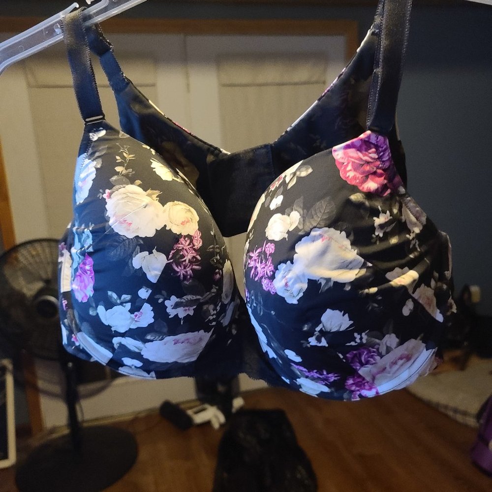 Torrid 46c floral bra